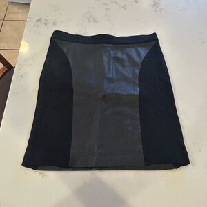 Elegant Black Leather Skirt (XS)